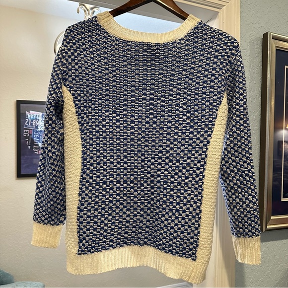 Rare Romeo & Juliet Couture Contrast Trim Textured Knit Sweater Sz M Blue Cream - Picture 4 of 10